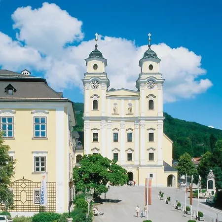 Schlosshotel Mondsee فندق 4*