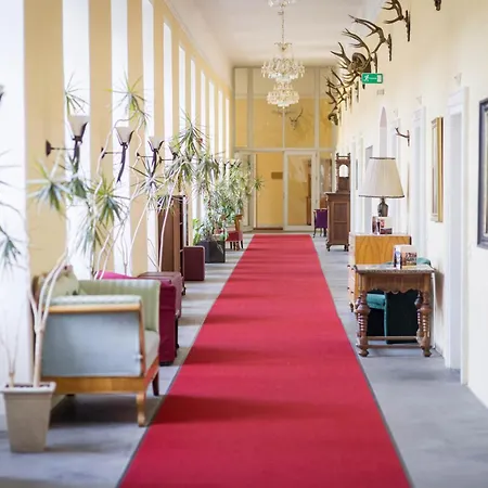 Schlosshotel Mondsee Hotel 4*