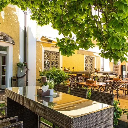 Hotel Schlosshotel Mondsee Mondsee