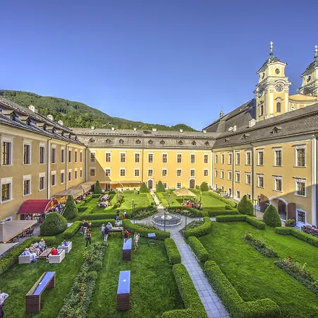 Schlosshotel Mondsee فندق موندزي