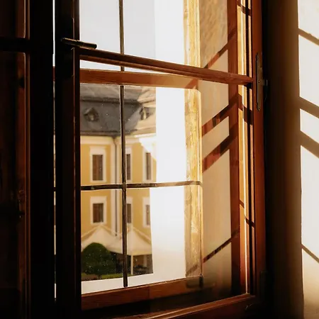 מלון Schlosshotel Mondsee מונדסי