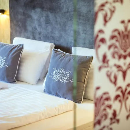 Schlosshotel Mondsee 4*
