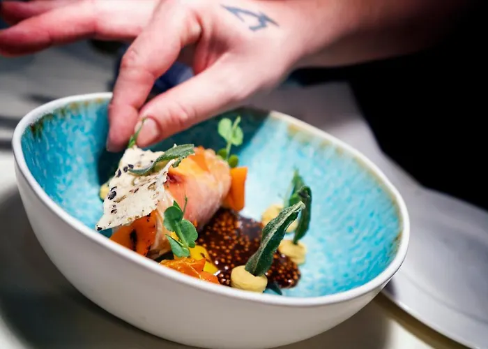 司罗思月亮湖酒店