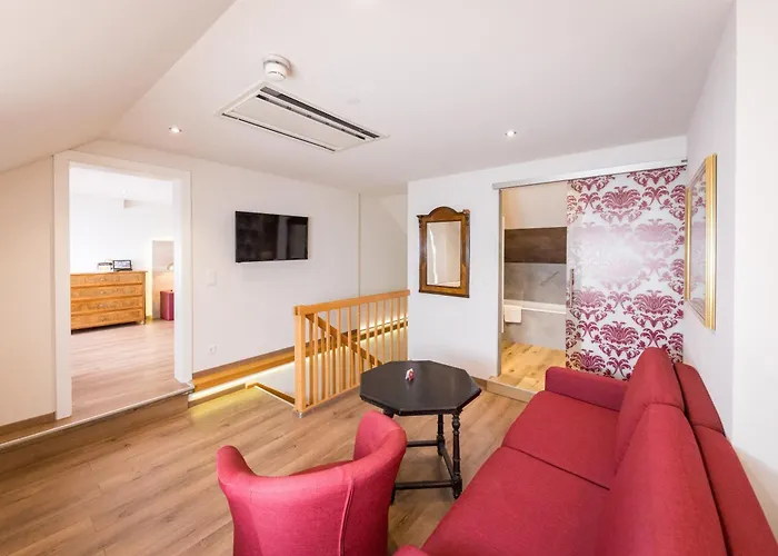 מלון Schlosshotel Mondsee