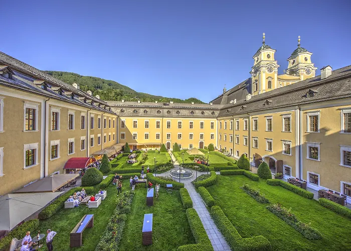 Schlosshotel Mondsee מלון מונדסי