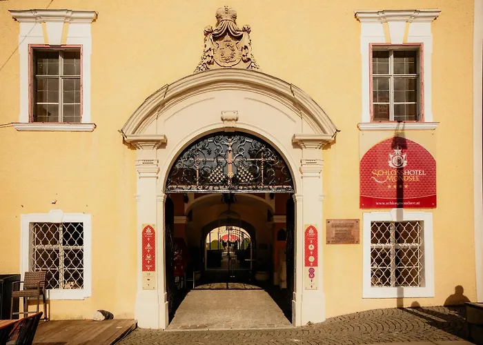 Schlosshotel Mondsee מלון