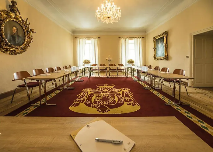 Schlosshotel Mondsee מלון